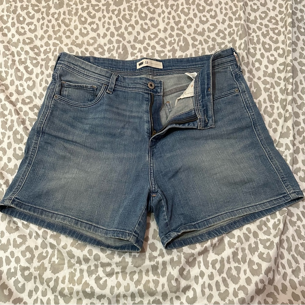 ❤️Levi’s vintage shorts size 12